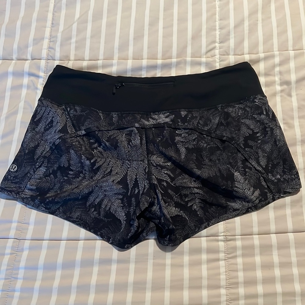 Lululemon Athletica Black Patterned Women Shorts